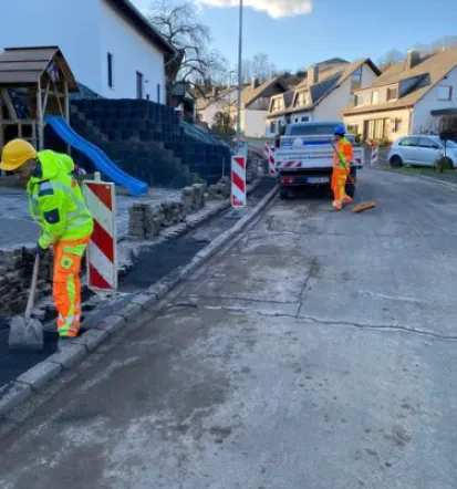 Professionelle Kabelverlegung mit sorgfältigen Erd- und Grabenarbeiten in Mosbach