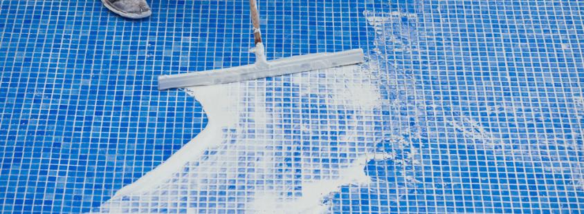 Fliesenleger für Schwimmbadfliesen in Halle