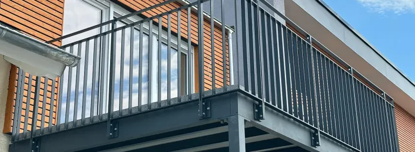 Professioneller Metallbauer in Higer
