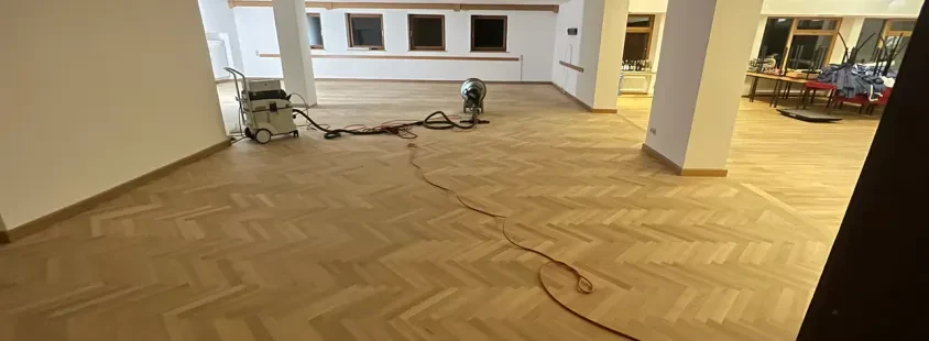 Professionelles Schleifen und Ölen von Massivholzböden in München und Umkreis