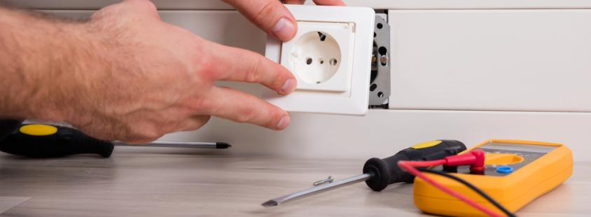 Professioneller Elektrotechniker und Notdienst in Ense