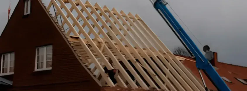Professioneller Dachdecker und Zimmerer in Husum