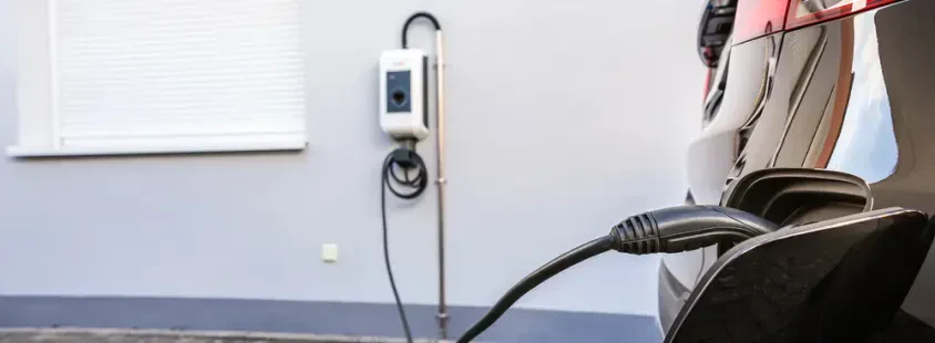 Fachgerechte Elektroinstallation für Industrie, Haus und Wallboxen in Mühlacker und Stuttgart