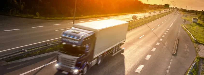 Möbeltransport für Möbelgeschäfte mit Expressfahrten in NRW
