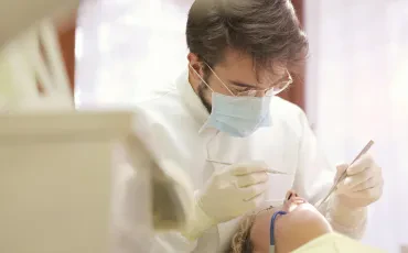 Zeit für ein strahlendes Lächeln – Finden Sie die besten Zahnkliniken