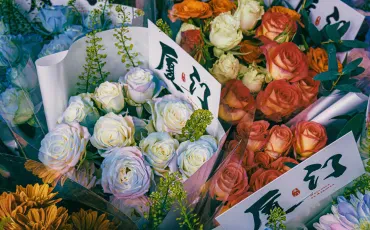 Wie Sie den perfekten Blumenstrauß wählen: Tipps für Ihren nächsten Besuch im Blumenladen