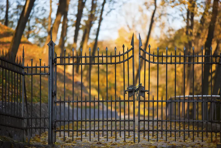 Metallzäune als langfristige Investition: Stabilität, Gestaltung und realistische Kostenorientierung