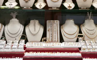 Modeschmuck Geschäfte - Trendige Accessoires für jeden Stil und Anlass