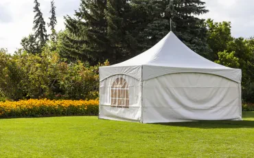 Zeltvermietung: Flexible Lösungen für Veranstaltungen und Outdoor-Events