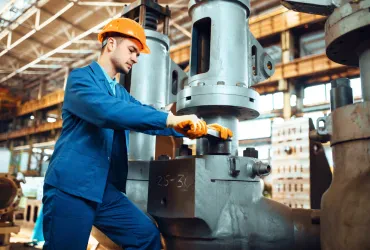 Industriemaschinen, Ausrüstung und Wartung: Technik, Produktion und industrielle Effizienz