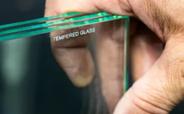 Glaserei: Glasverarbeitung, Installation und moderne Glaslösungen