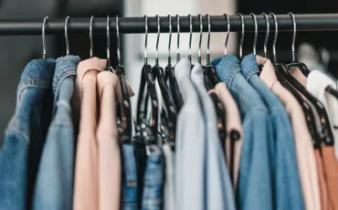 Kleidung und Mode: Trends, Qualität und wirtschaftliche Bedeutung