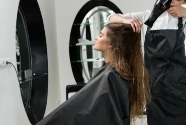 Friseurläden: Handwerk, Stil und moderne Dienstleistung