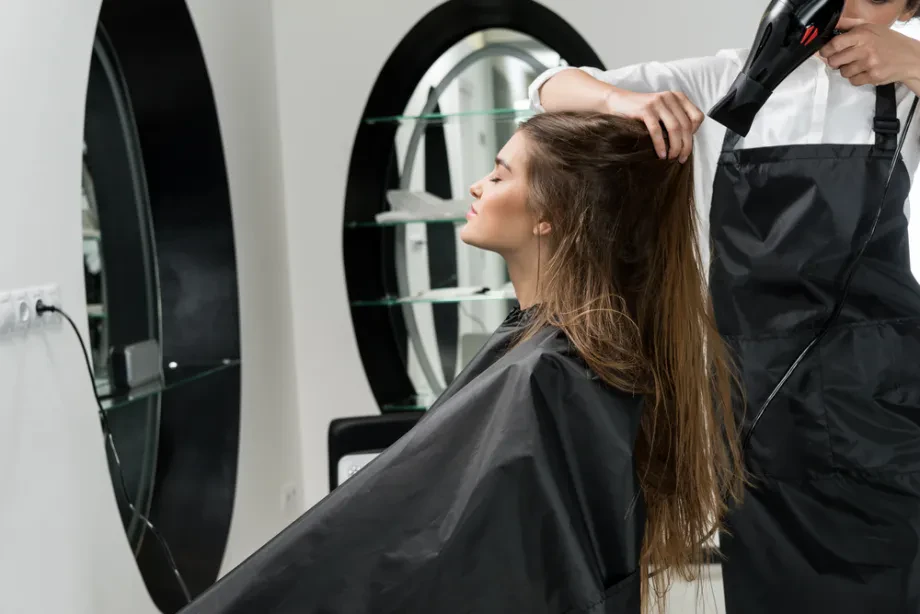 Friseurläden: Handwerk, Stil und moderne Dienstleistung