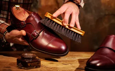 Schuhmacherei - Handwerkliche Reparatur, Anpassung und Herstellung von Schuhen