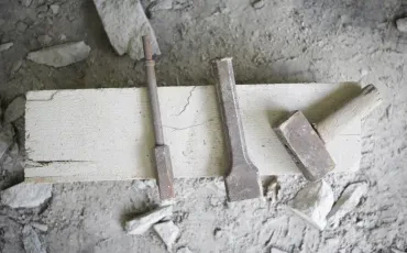 Steinmetze: Natursteinbearbeitung, Handwerk und architektonische Gestaltung