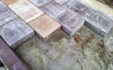 Betonplatten, Waschbetonplatten und Pflastersteine aus Beton