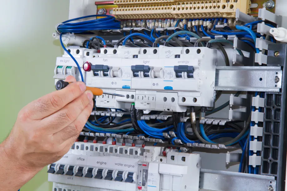 Planung und Erneuerung der elektrischen Anlage